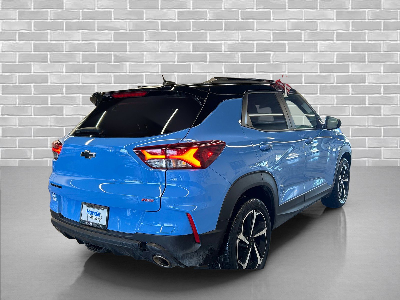 Used 2023 Chevrolet TrailBlazer RS w/ Sun and Liftgate Package image 5