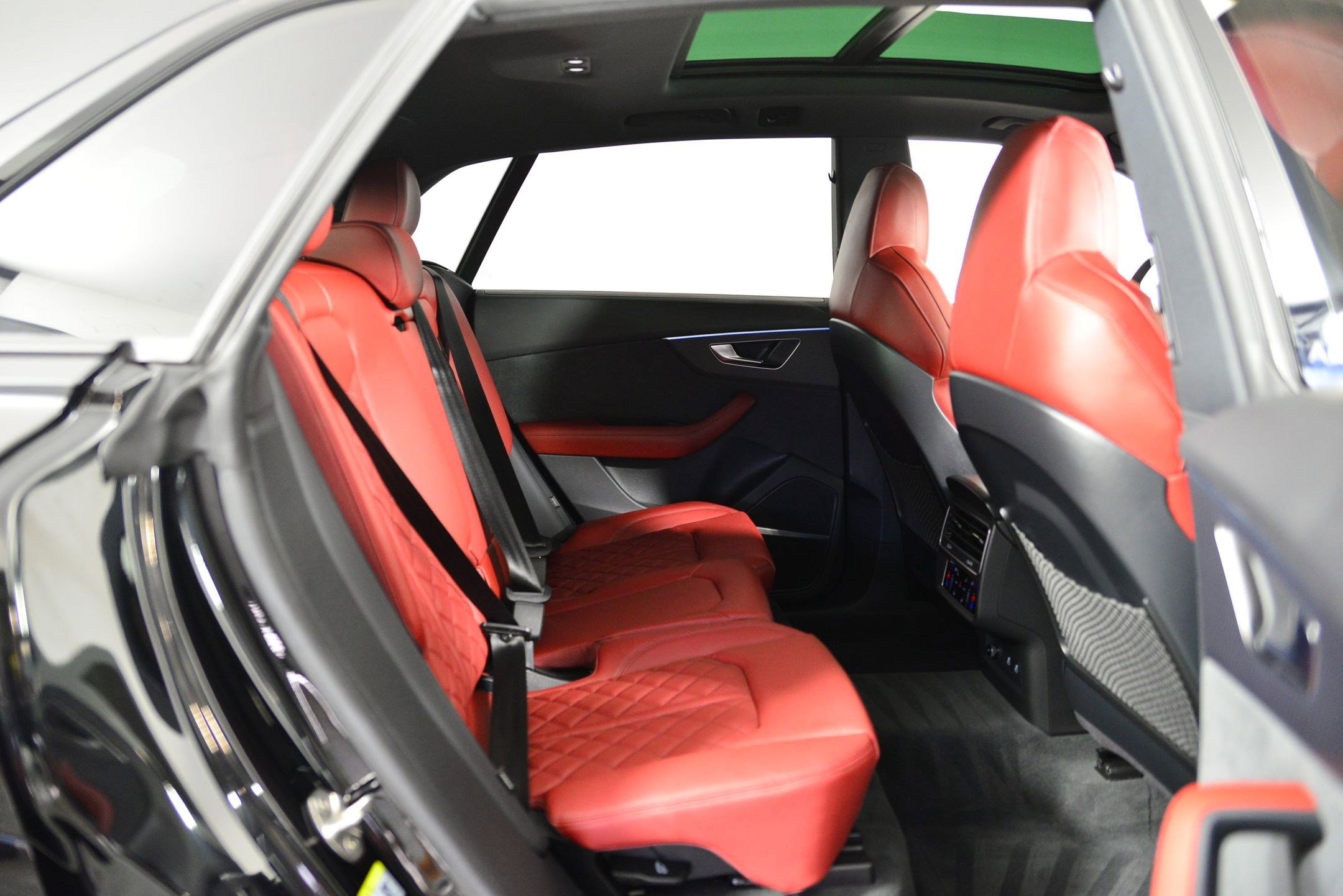 Certified 2025 Audi SQ8 Premium Plus image 21