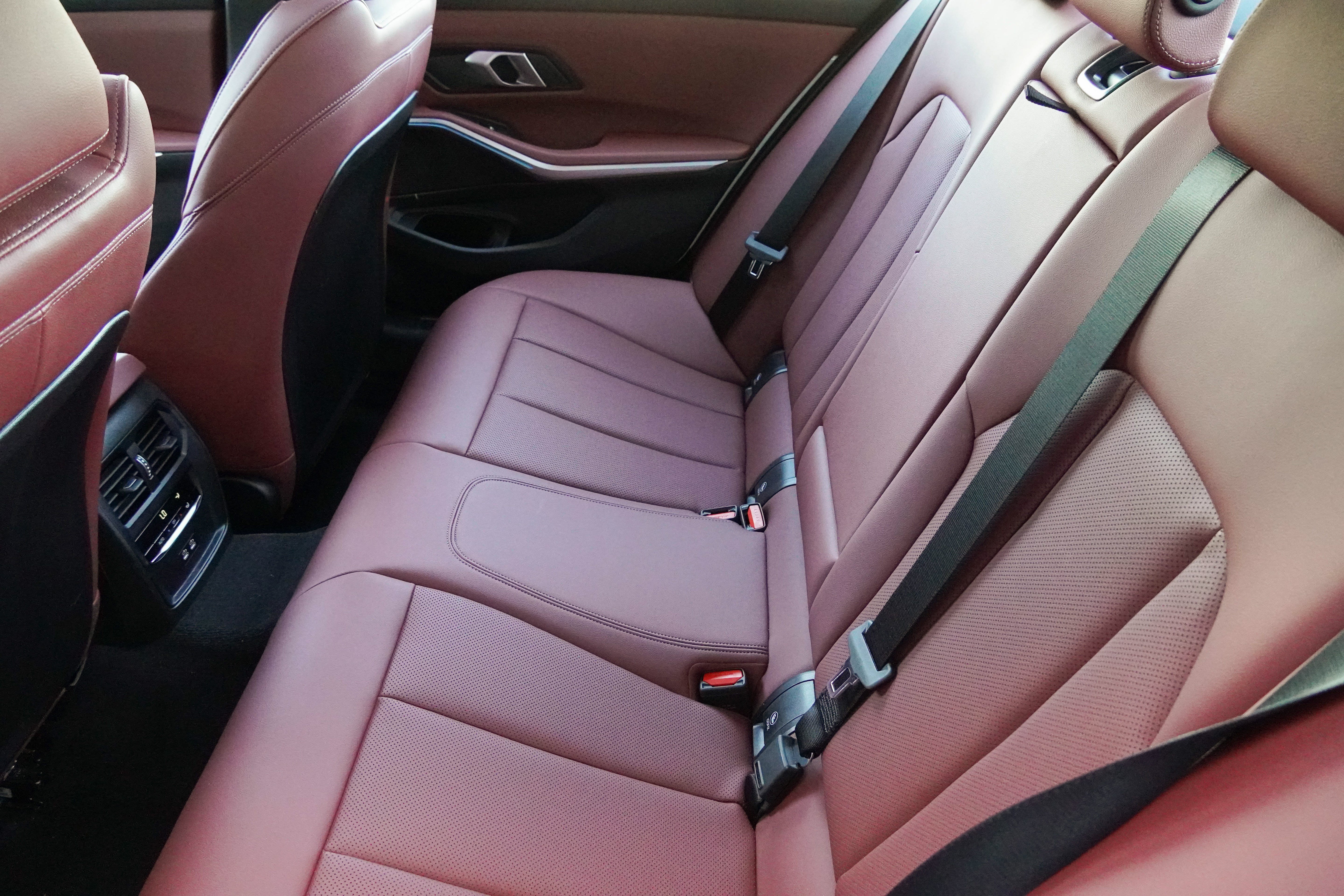 Certified 2025 BMW 330i Sedan RWD image 33