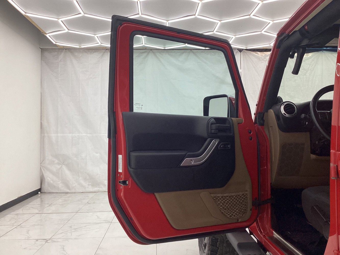 Used 2011 Jeep Wrangler Unlimited Sahara image 18