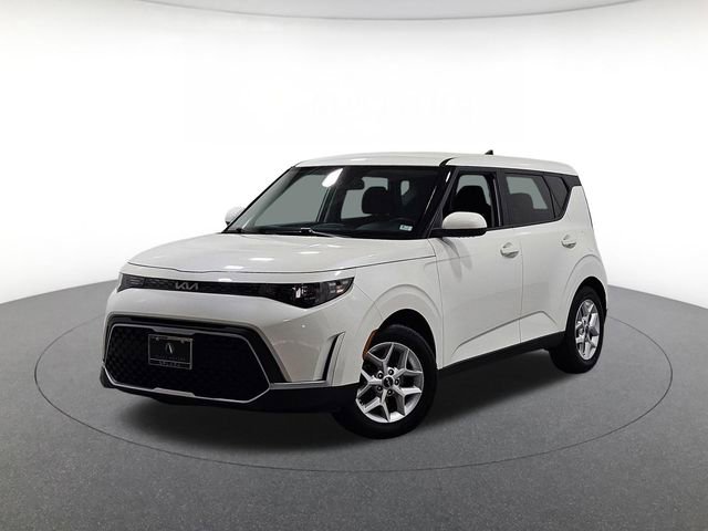 Used 2023 Kia Soul LX w/ Option Group 015 FWD image 1