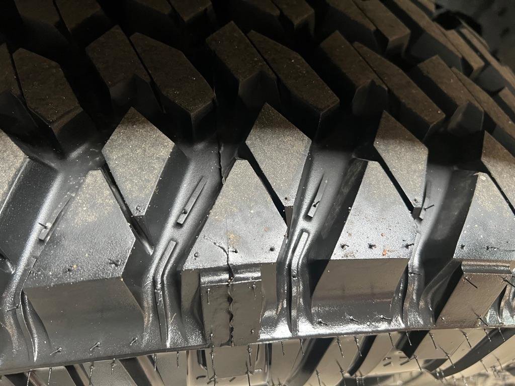 Used 2015 Jeep Wrangler Unlimited Rubicon w/ Connectivity Group image 18