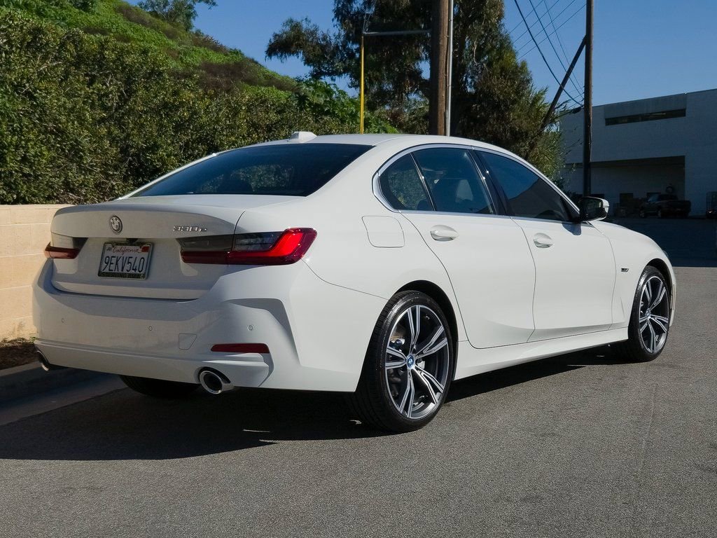 Used 2023 BMW 330e w/ Driving Assistance Package image 10