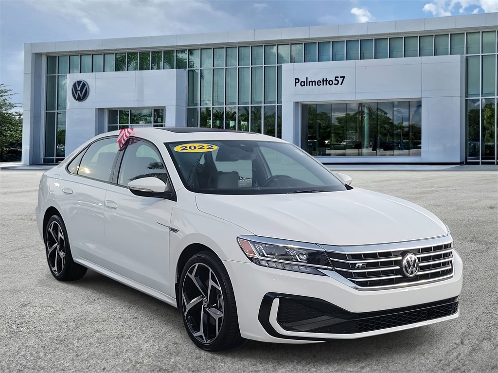 Certified 2022 Volkswagen Passat 2.0T R-Line image 3
