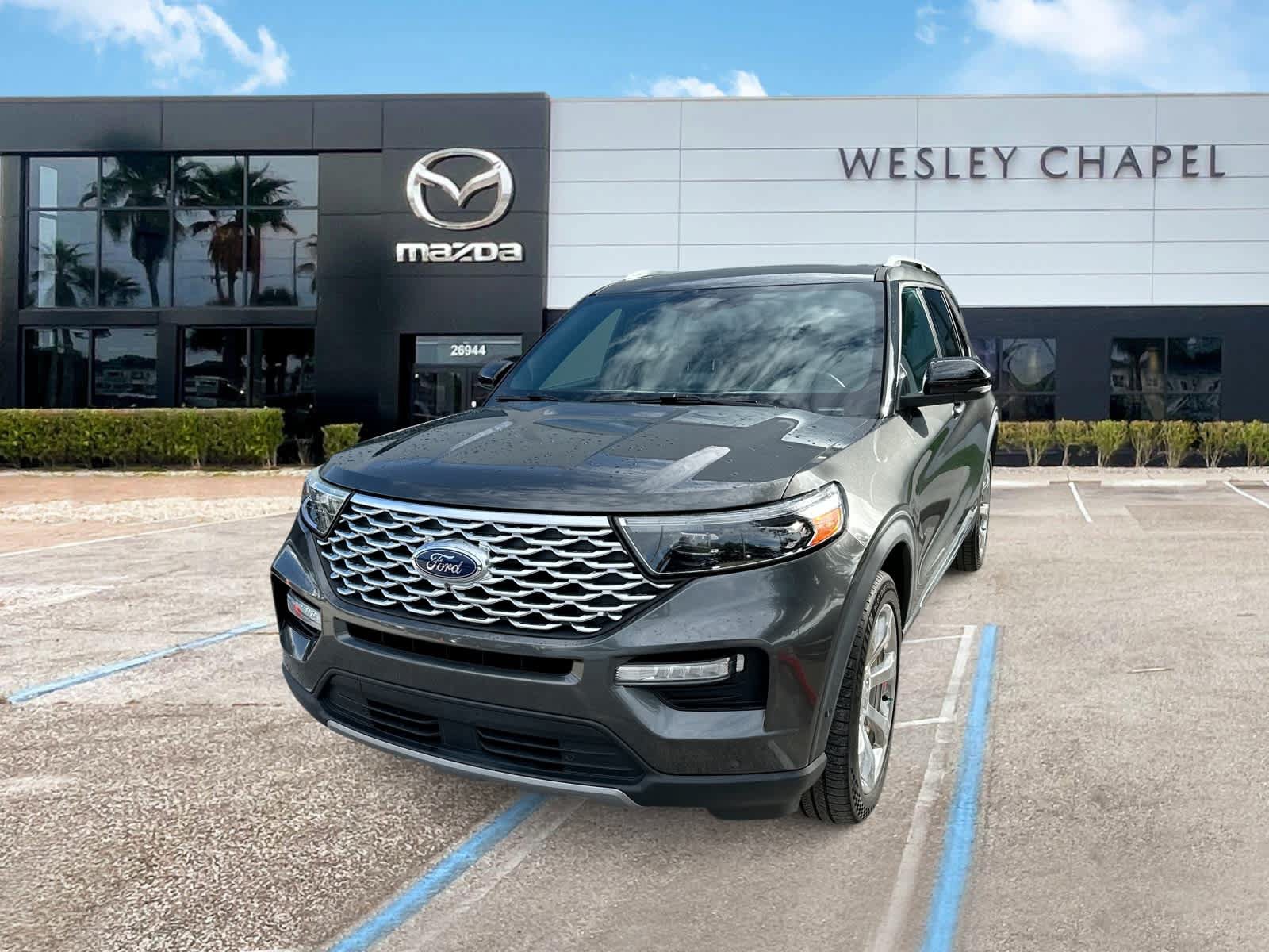 Used 2020 Ford Explorer Platinum w/ Premium Technology Package AWD/4WD image 1