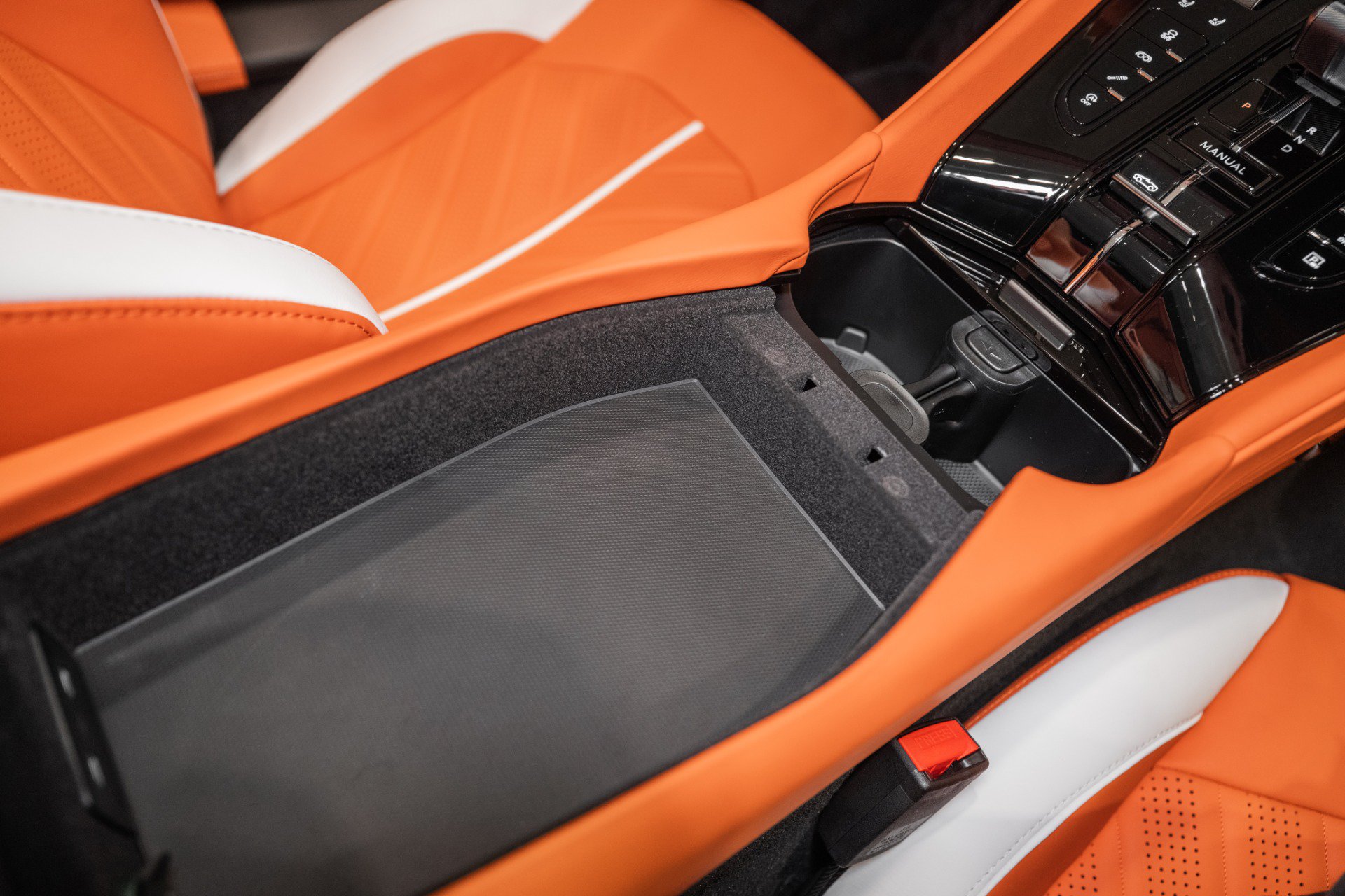 New 2026 Aston Martin DB12 Convertible RWD image 37