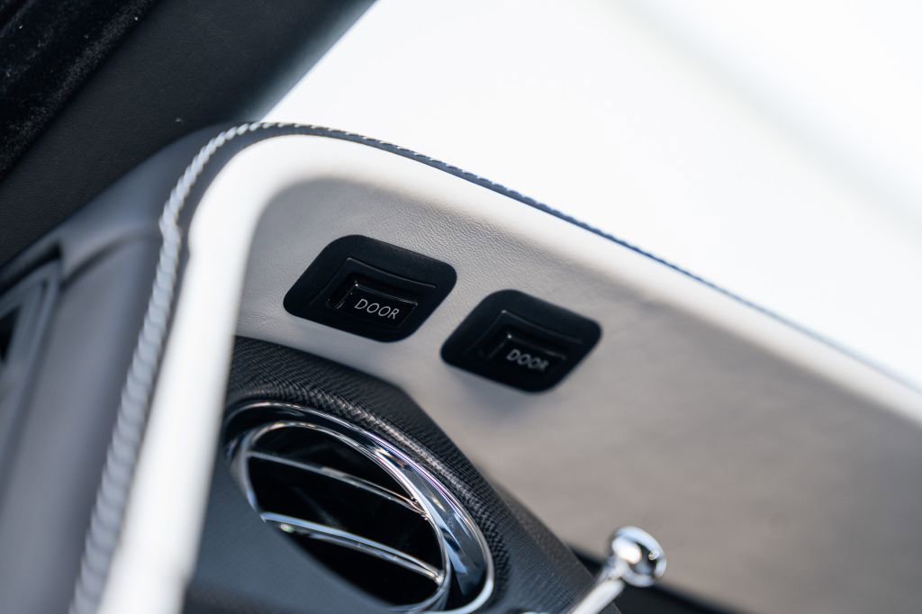 Used 2022 Rolls-Royce Cullinan image 36