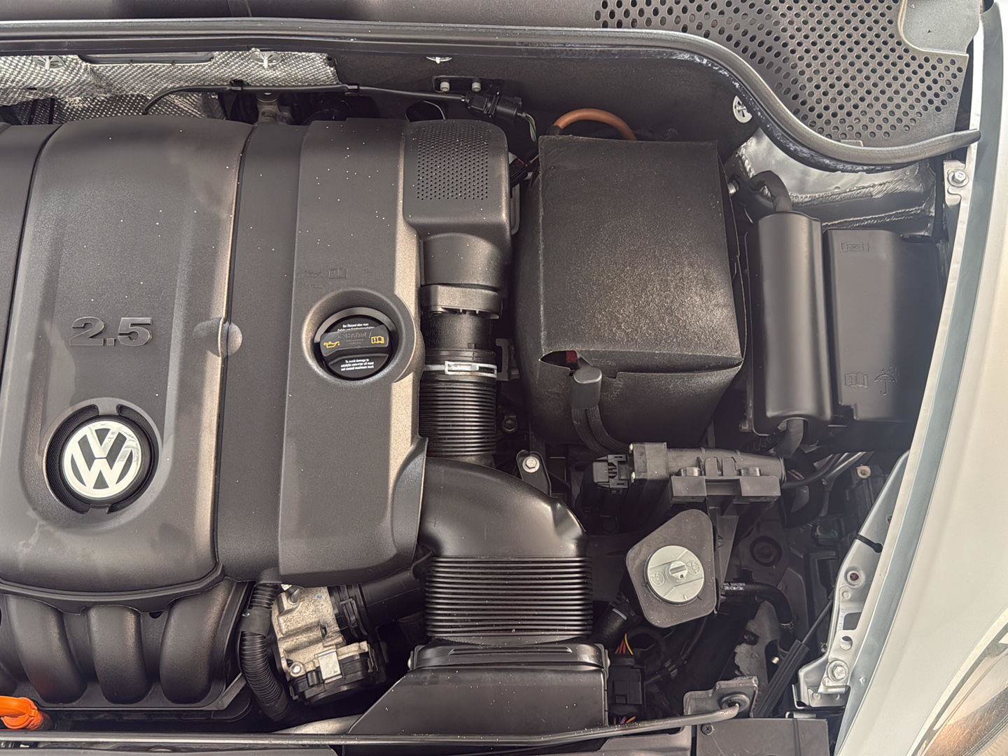 Used 2012 Volkswagen Beetle 2.5 FWD image 22