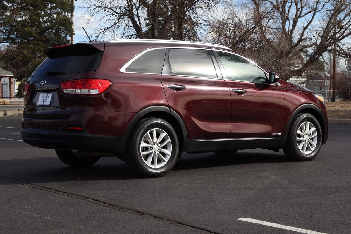 Used 2017 Kia Sorento AWD image 5