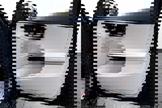 Certified 2025 Mercedes-Benz C 300 4MATIC Sedan image 31