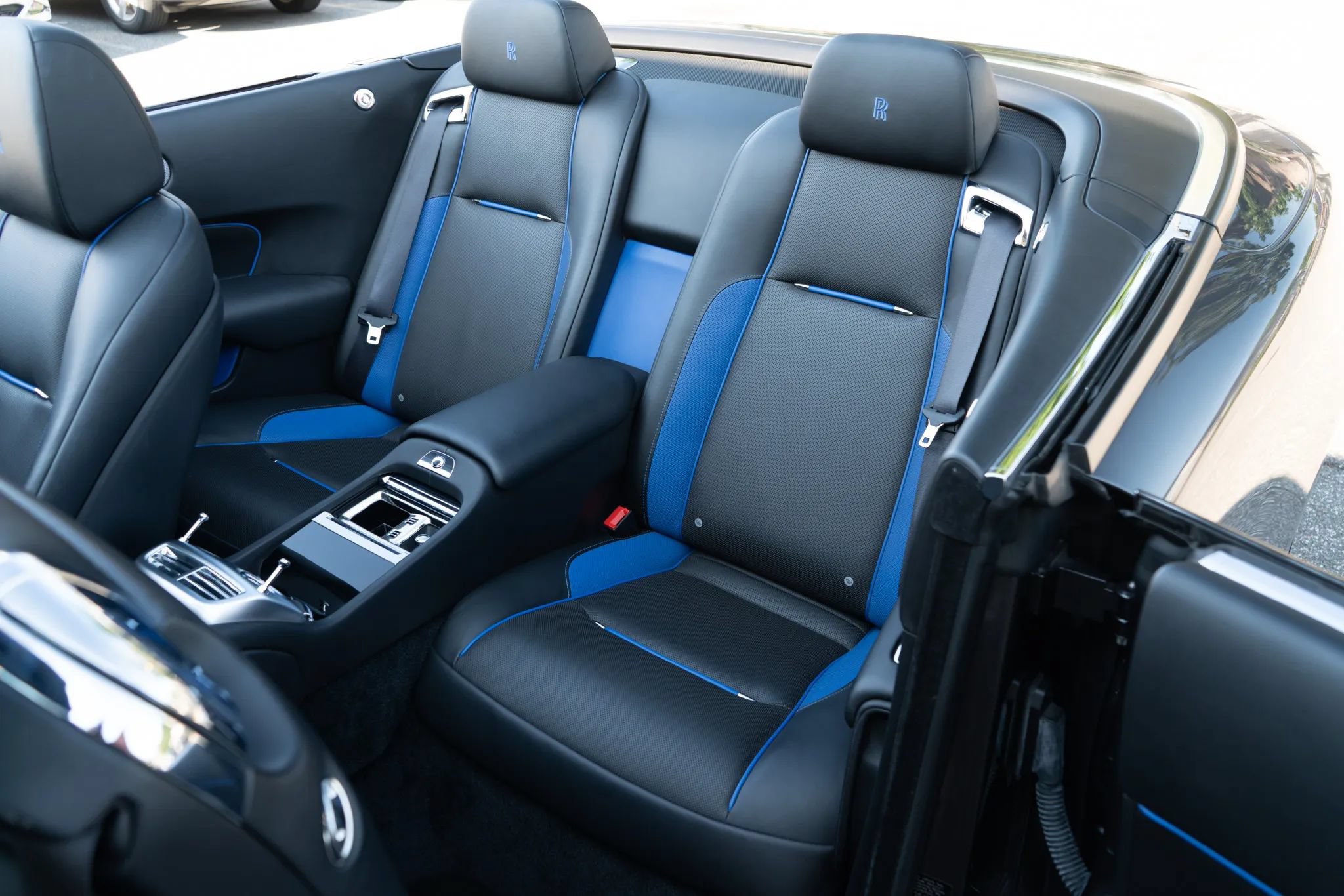Used 2017 Rolls-Royce Dawn RWD image 24