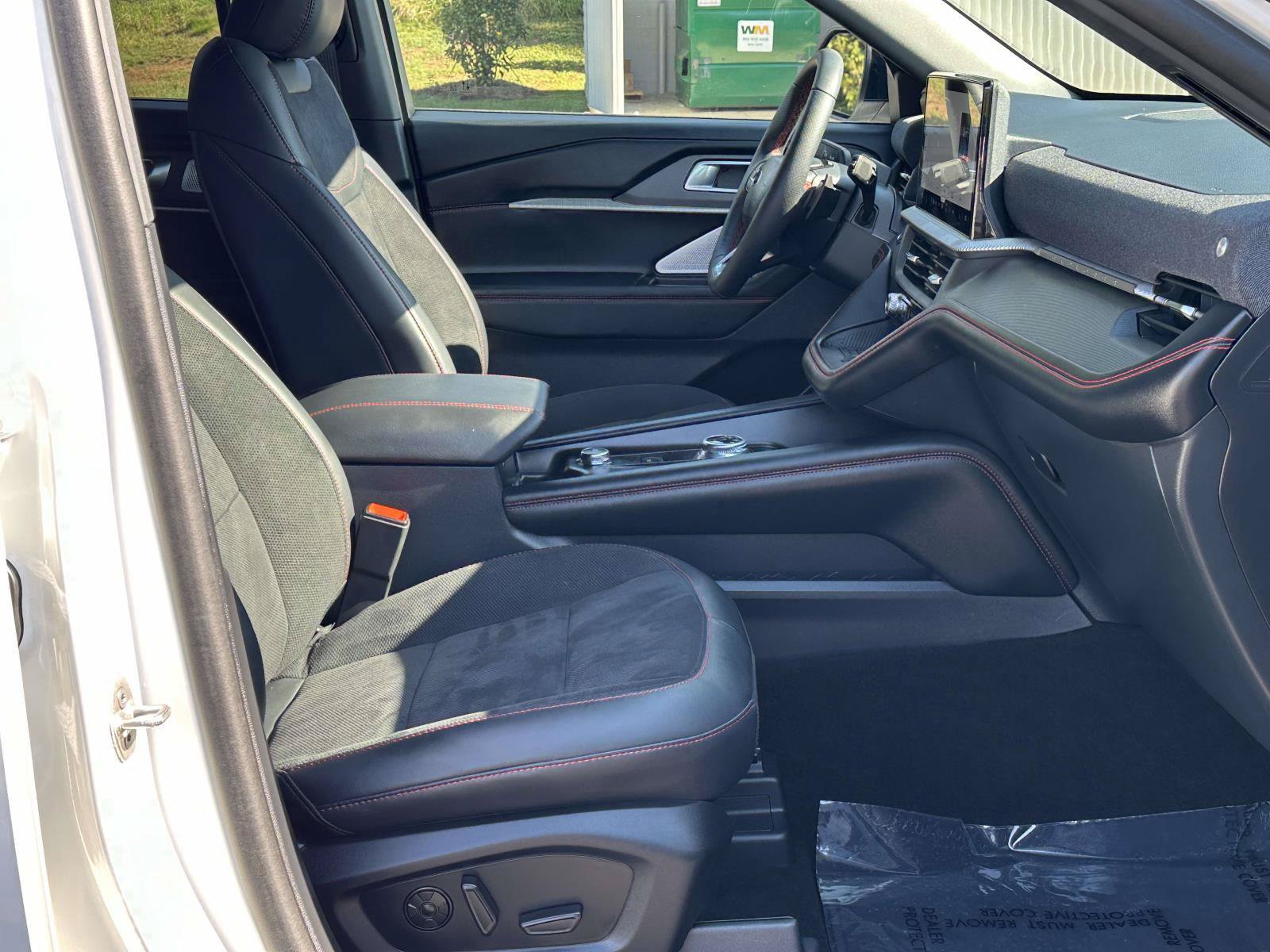 Used 2025 Ford Explorer ST w/ Sun And Sound Package AWD/4WD image 6