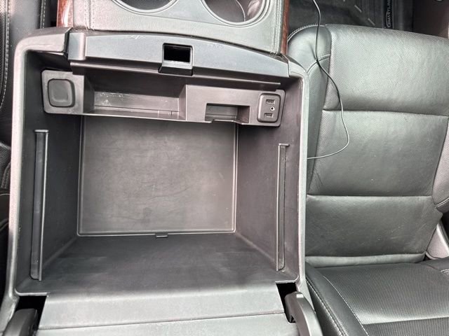 Used 2018 GMC Yukon SLT w/ Premium Edition image 32