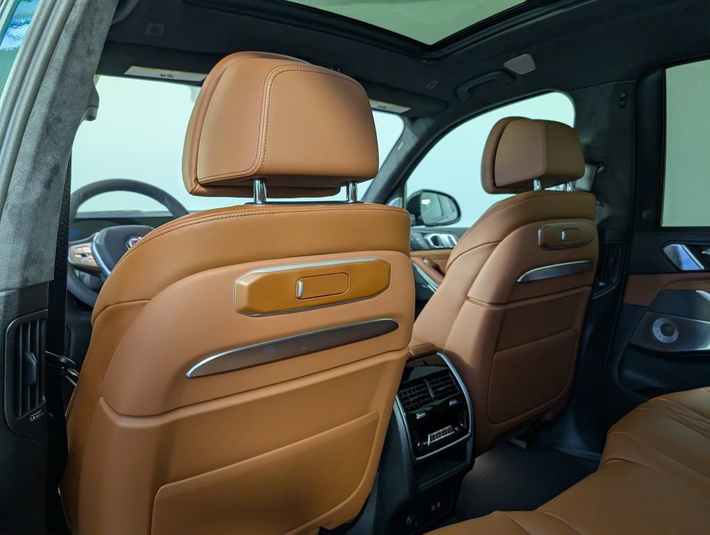 New 2026 BMW ALPINA XB7 AWD/4WD image 14