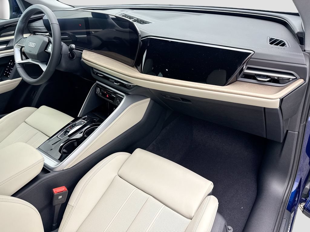 Used 2025 Audi Q5 Premium Plus w/ Premium Plus AWD/4WD image 17