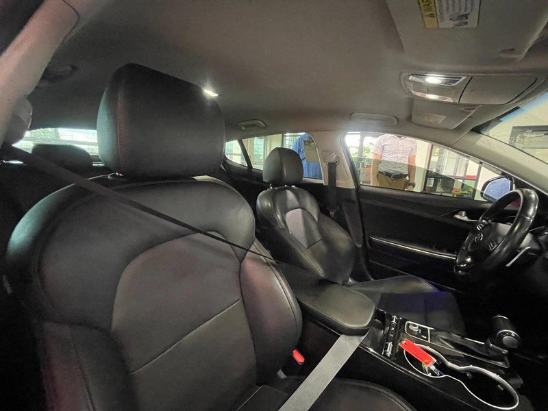 Used 2019 Kia Stinger RWD image 3