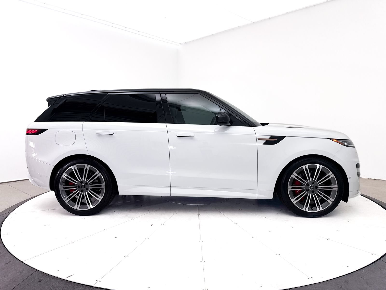 Used 2025 Land Rover Range Rover Sport Dynamic SE AWD/4WD image 41