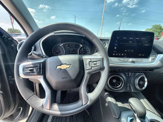 Used 2024 Chevrolet Blazer LT w/ Convenience Package FWD image 11