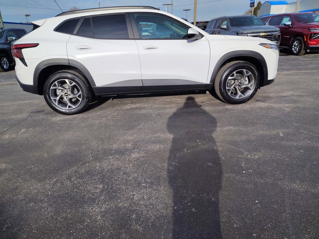 New 2026 Chevrolet Trax LT image 2