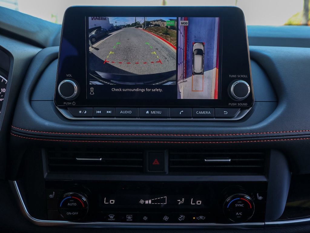 Used 2025 Nissan Rogue SV image 30