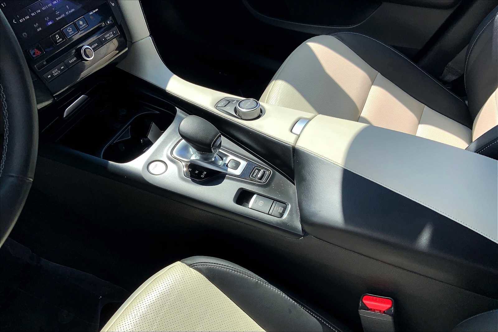 Used 2023 INFINITI QX55 Luxe w/ Cargo Package image 16