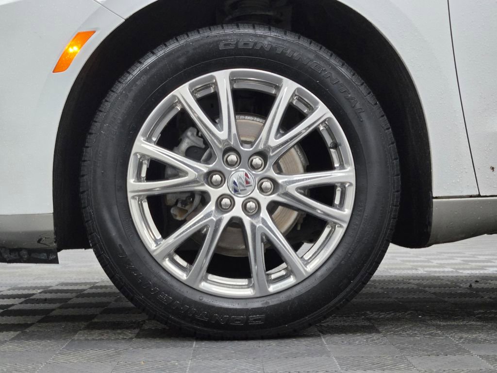 Used 2024 Buick Enclave Essence image 28