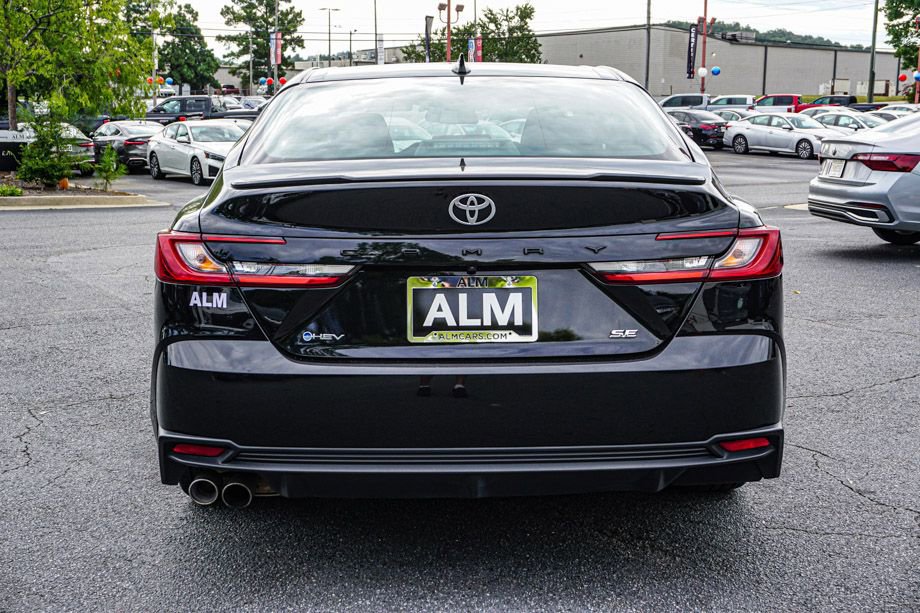 Used 2025 Toyota Camry SE image 9