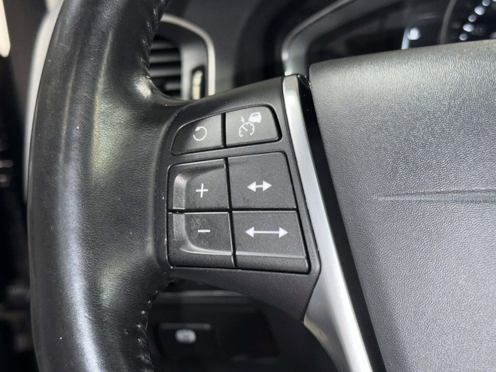 Used 2018 Volvo S60 T5 Inscription Platinum image 31