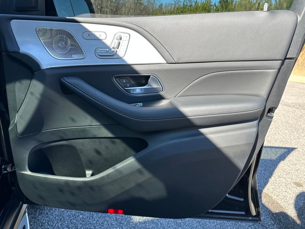 Certified 2025 Mercedes-Benz GLS 63 AMG 4MATIC image 46