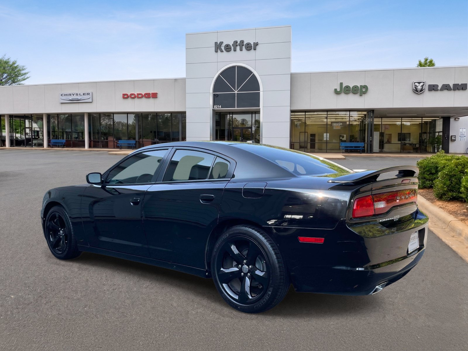 Used 2012 Dodge Charger SXT Plus RWD image 4