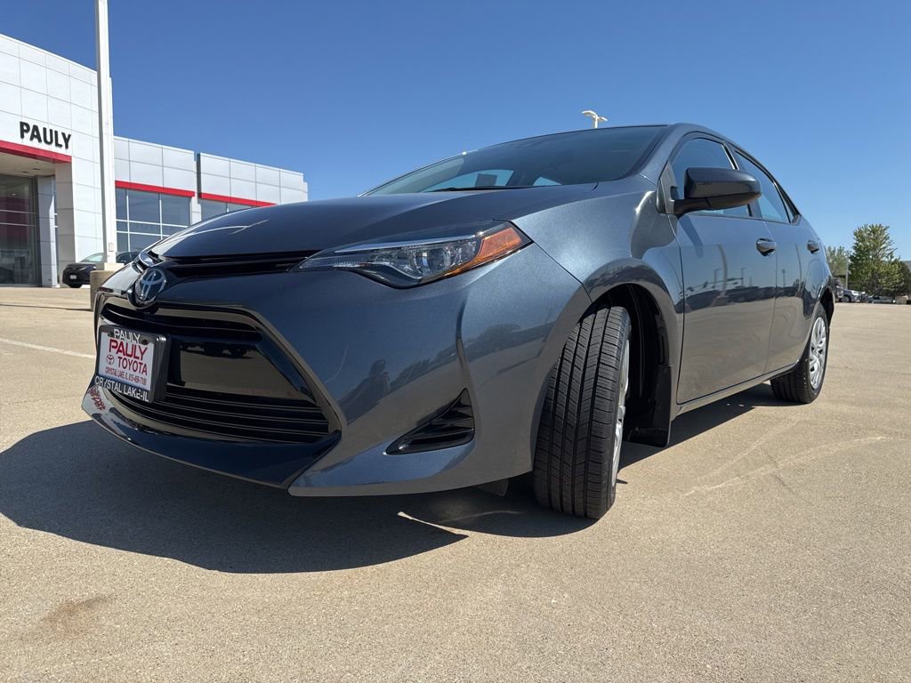 Used 2017 Toyota Corolla LE w/ Carpet Mat Package (TMS) FWD image 5