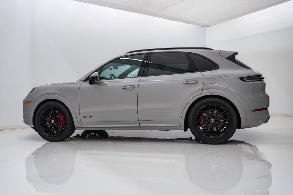 New 2026 Porsche Cayenne GTS AWD/4WD image 2
