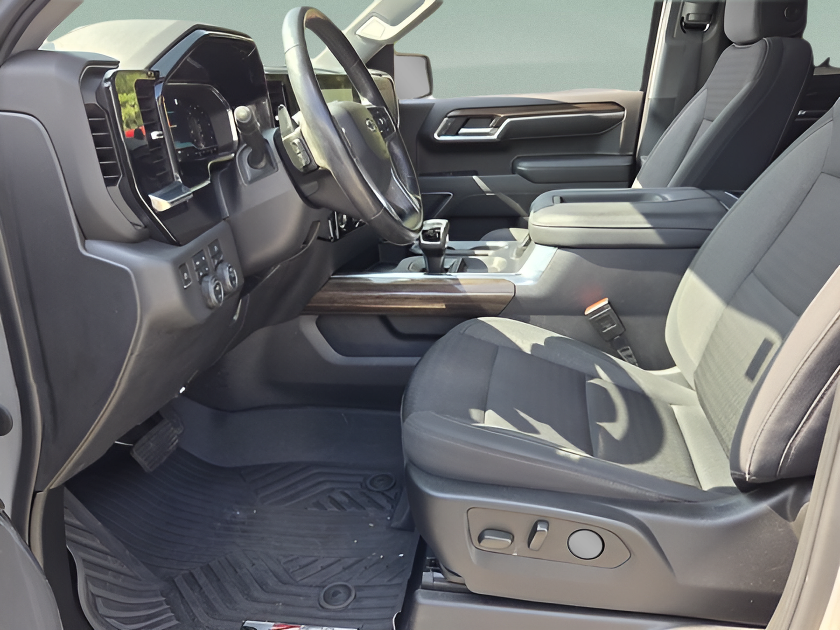 Used 2022 Chevrolet Silverado 1500 LT Trail Boss AWD/4WD image 11