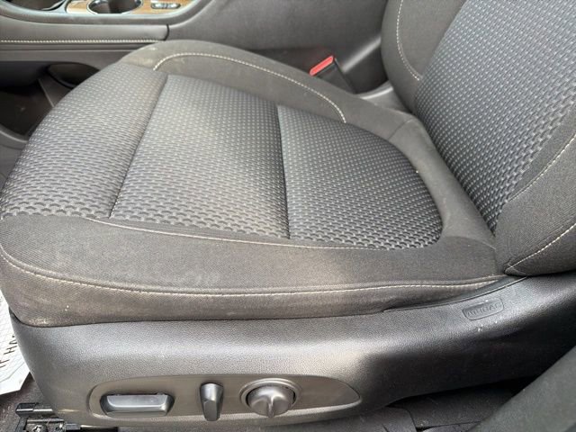 Used 2021 GMC Acadia SLE w/ Driver Convenience Package image 25