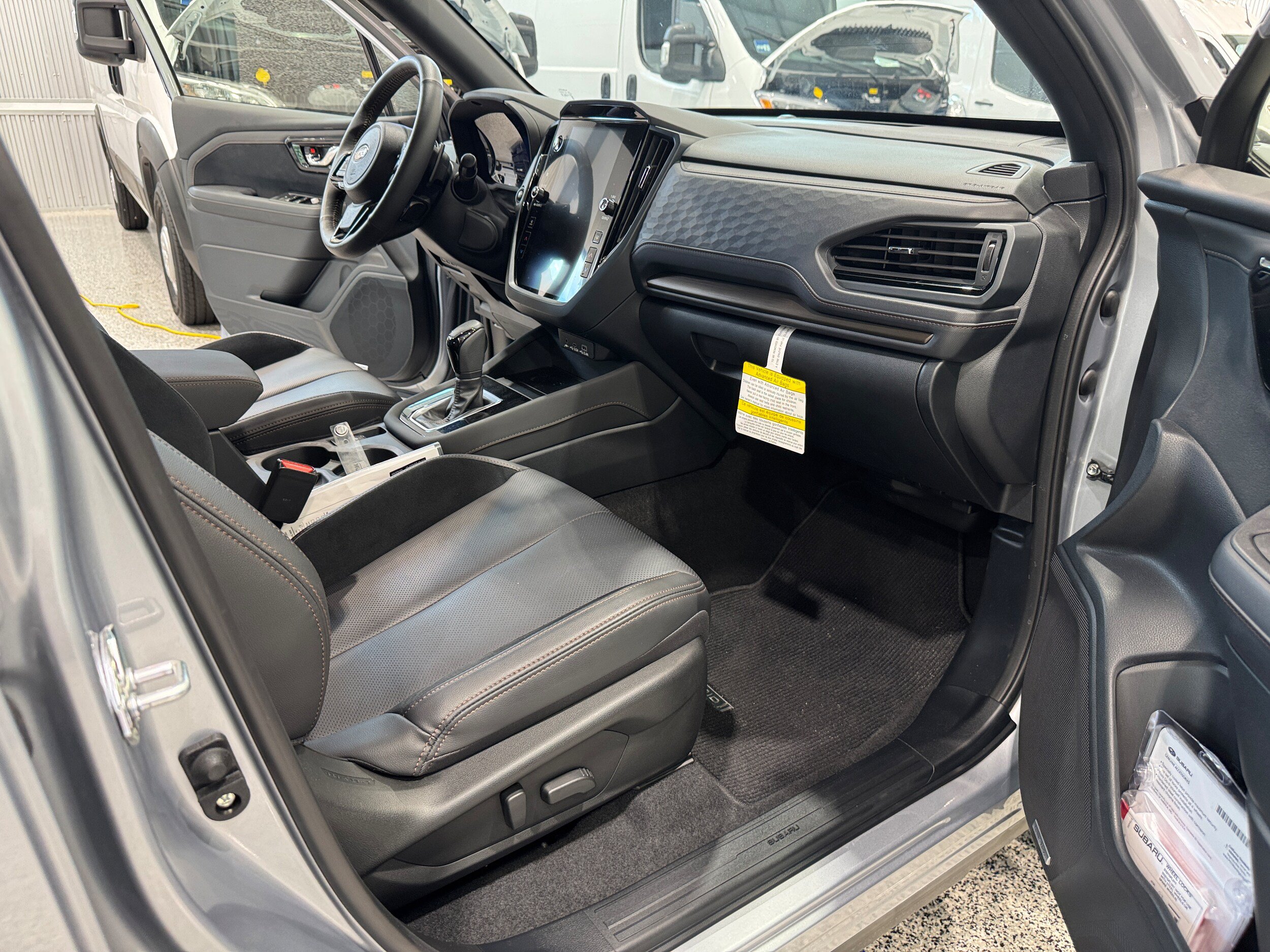 Used 2025 Subaru Forester Limited AWD/4WD image 12