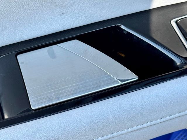 New 2025 Cadillac Optiq Luxury 1 image 17