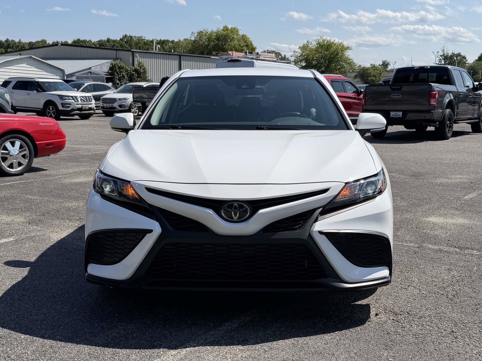 Used 2024 Toyota Camry SE FWD image 6