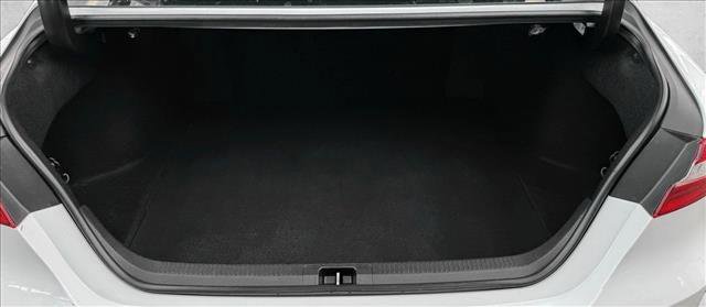 Used 2019 Toyota Camry LE FWD image 8