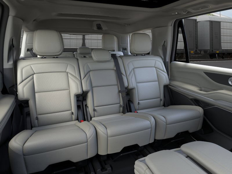 New 2025 Lincoln Navigator Reserve AWD/4WD image 11