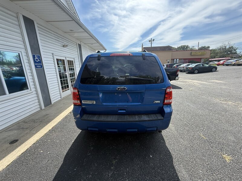 Used 2011 Ford Escape XLT w/ 202A Rapid Spec Order Code FWD image 4