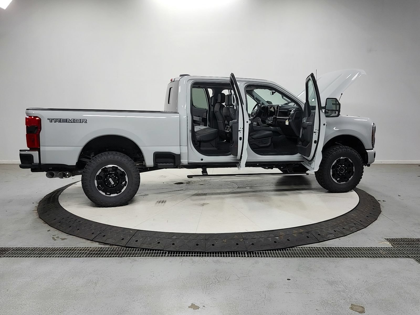 New 2026 Ford F250 Lariat w/ Tremor Off-Road Package AWD/4WD image 31