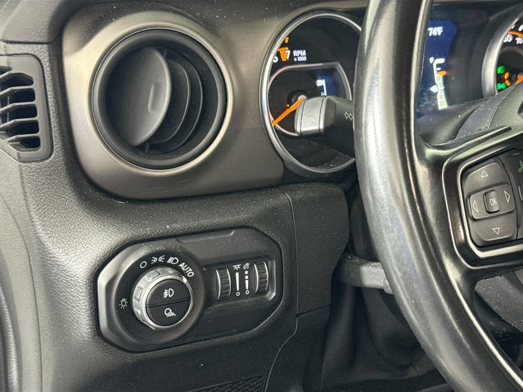 Used 2021 Jeep Gladiator Sport AWD/4WD image 10