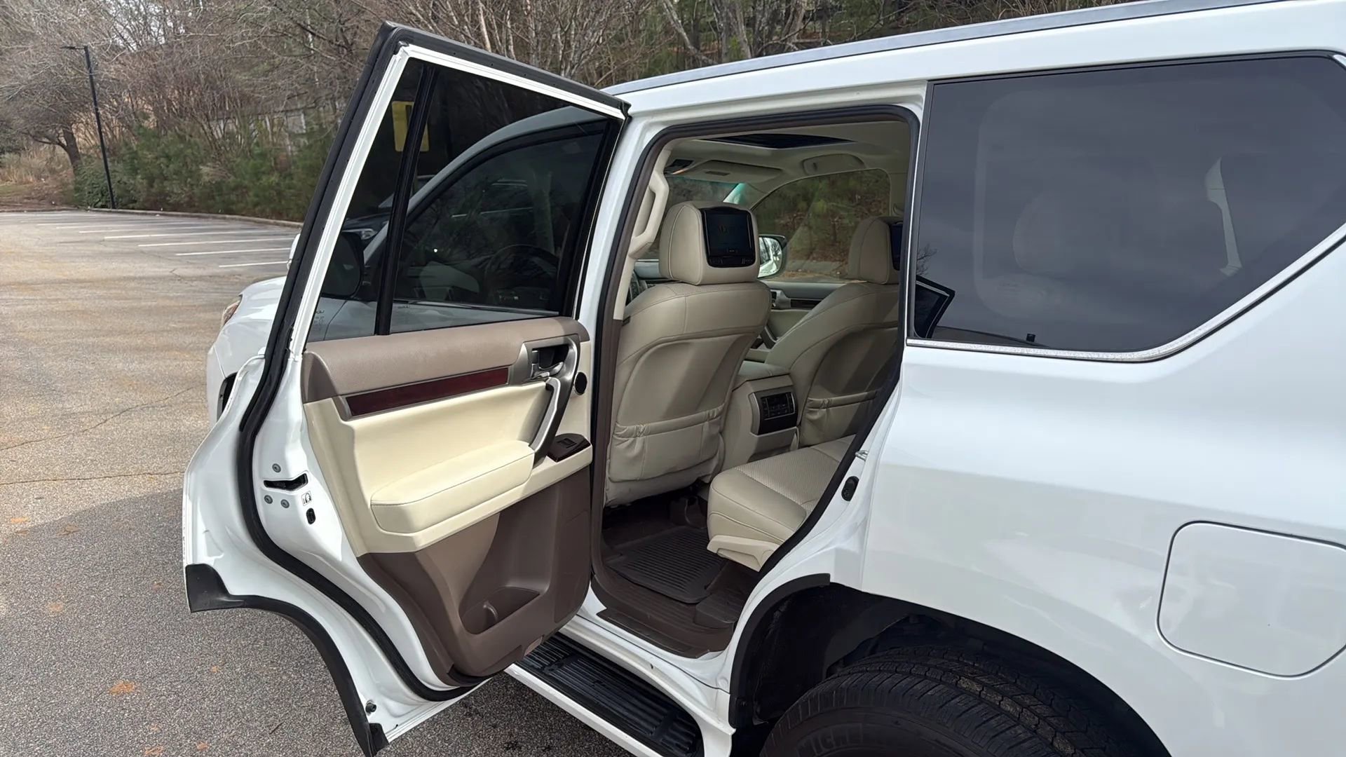 Used 2015 Lexus GX 460 Luxury image 16