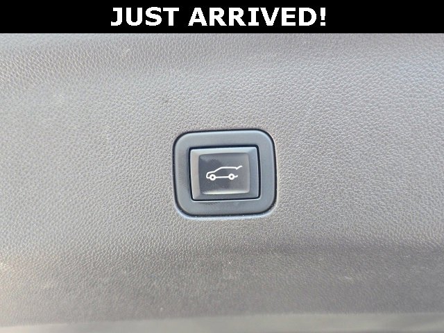 Used 2021 GMC Yukon SLT w/ SLT Luxury Package image 8