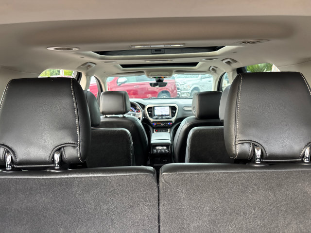 Used 2022 GMC Acadia Denali w/ Denali Ultimate Package AWD/4WD image 34