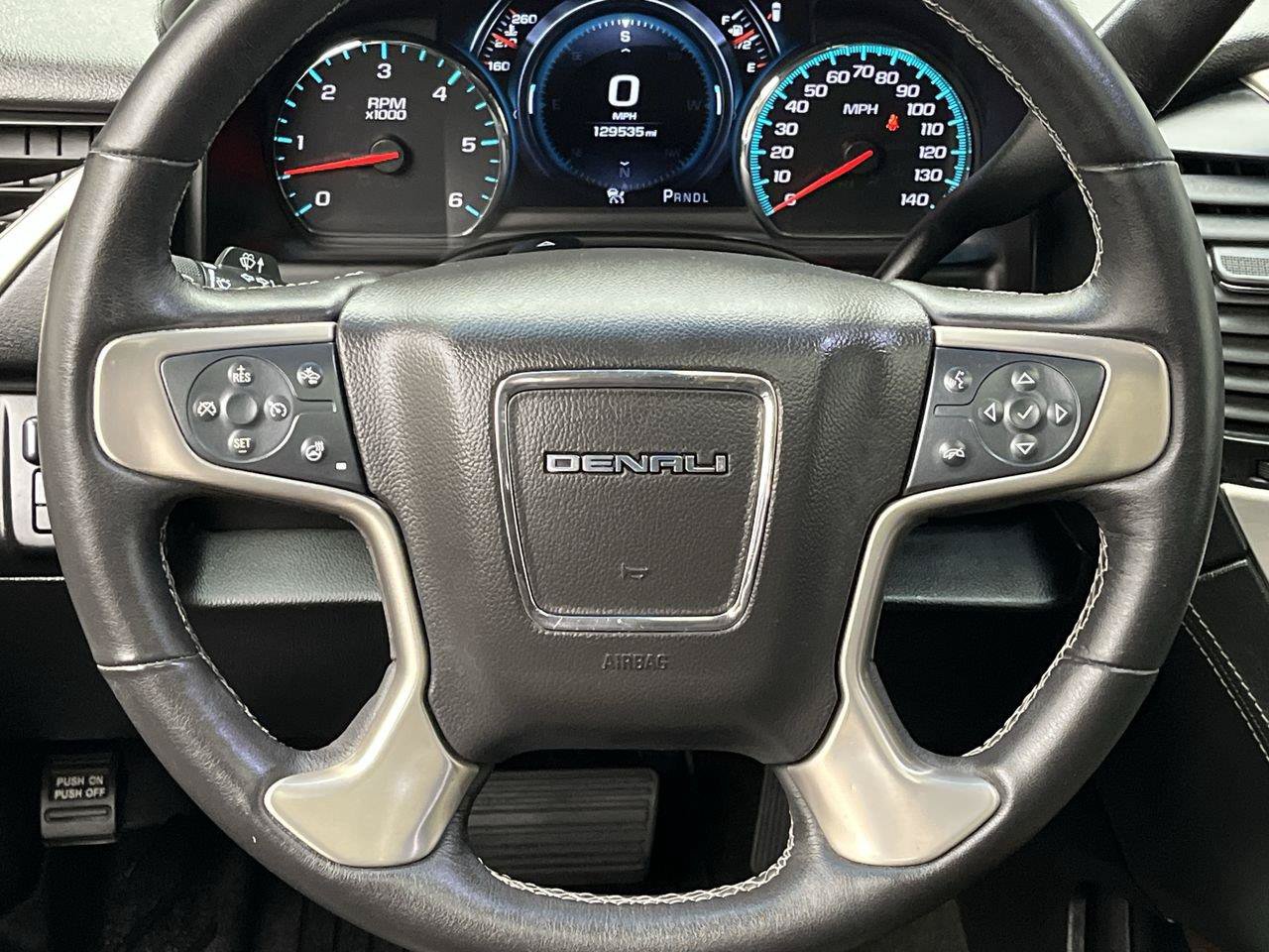Used 2018 GMC Yukon XL Denali w/ Denali Ultimate Package AWD/4WD image 17