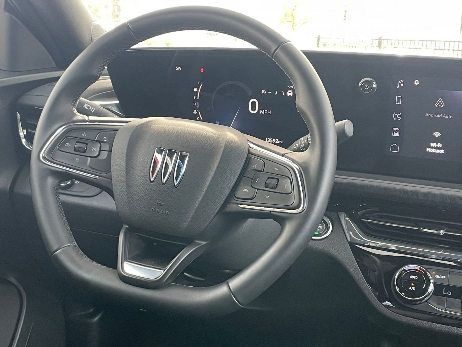 Used 2025 Buick Envista Sport Touring image 34