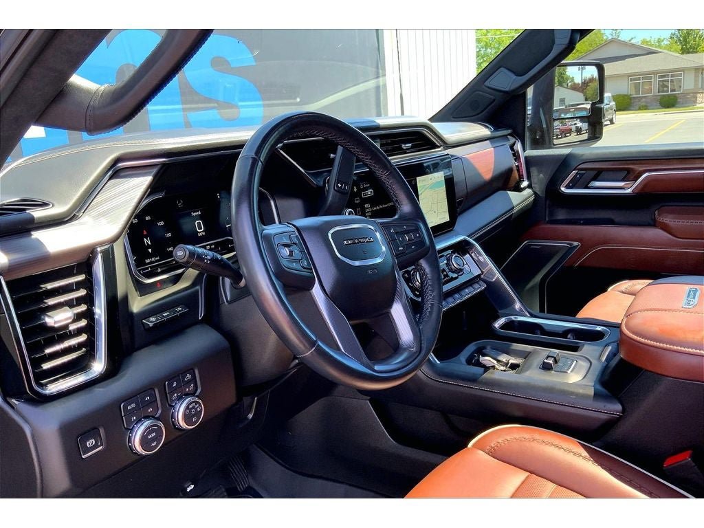 Used 2025 GMC Sierra 3500 Denali Ultimate AWD/4WD image 16