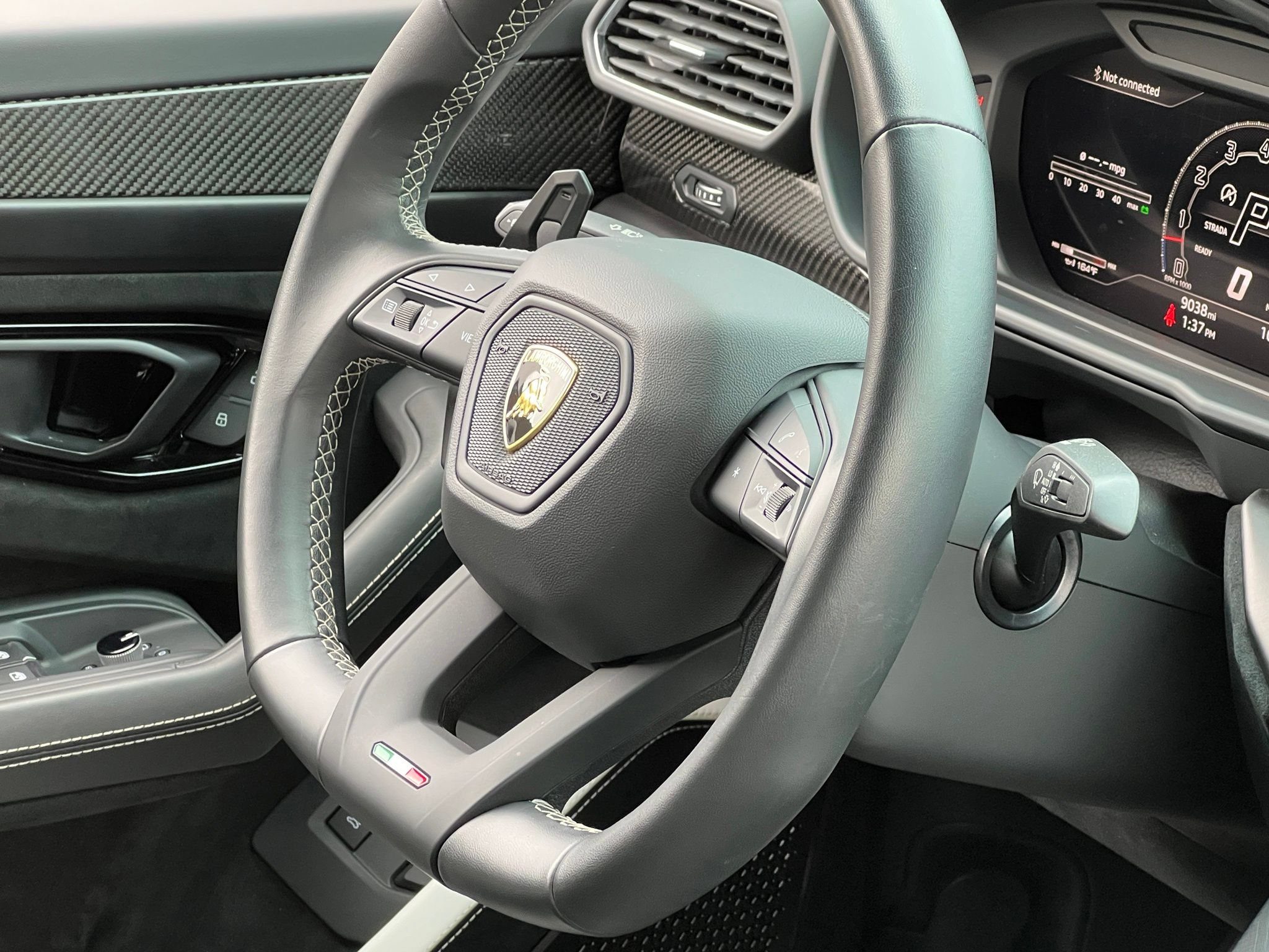 Used 2023 Lamborghini Urus Performante AWD/4WD image 42