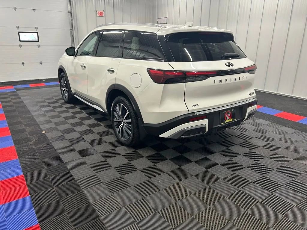 Used 2024 INFINITI QX60 Sensory image 5